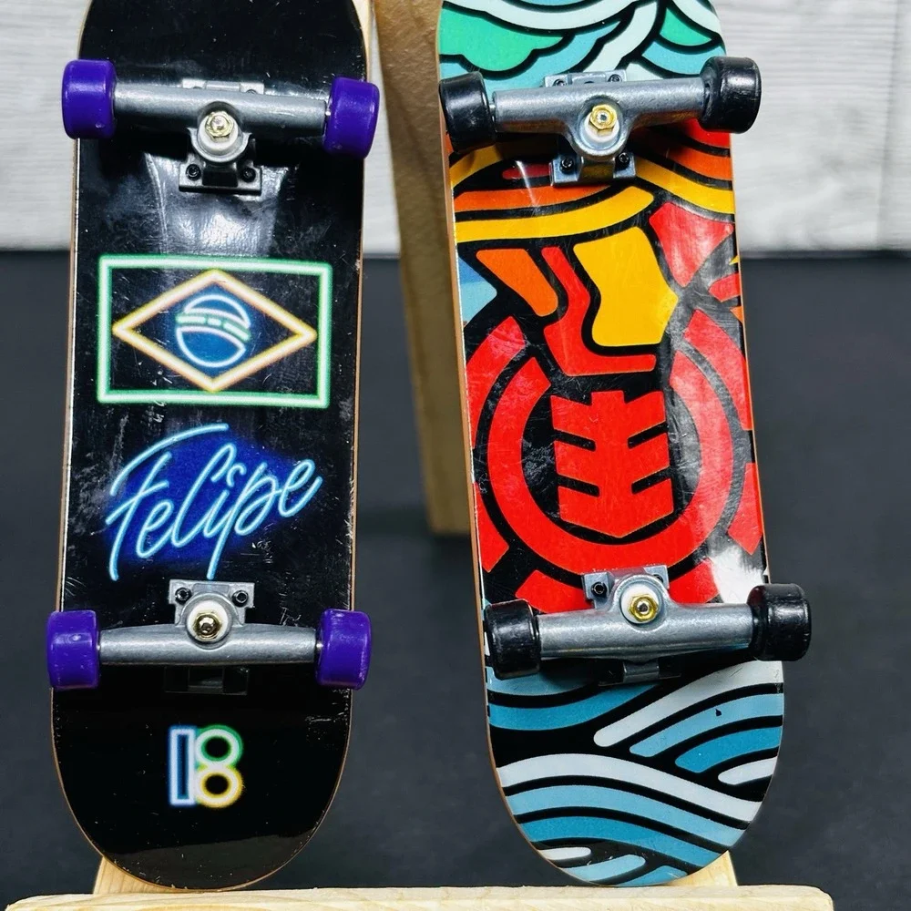 Tech Deck‎ 4in mini skateboards lot of 2 Element &Felipe Gustavo